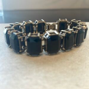 Large stone bracelet with extender